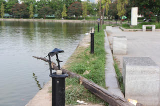 Hà Nội: Nguy hiểm rình rập từ những đèn điện trong công viên nghìn tỷ