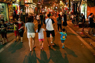 Từ 1/9,  Hà Nội thí điểm nới 'giờ giới nghiêm'