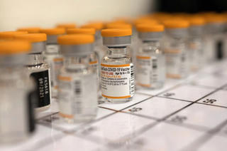 CDC khuyến nghị thúc đẩy tiêm vaccine Pfizer liều tăng cường cho trẻ từ 12-15 tuổi