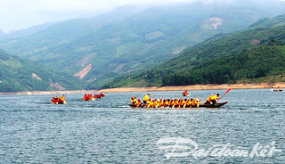 Giải đua thuyền ‘về nguồn’ 2018