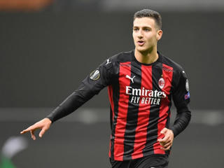 AC Milan hỏi mua Diogo Dalot của MU với giá bèo