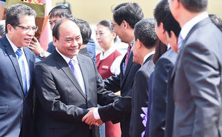 Thủ tướng đến Bắc Kinh, bắt đầu thăm chính thức Trung Quốc