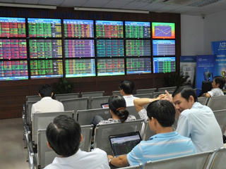 Doanh nghiệp 'chây ỳ' lên sàn