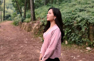 Tiếp thu góp ý từ fans, nữ chính 'Phố trong làng' kín đáo hơn khi vào vai