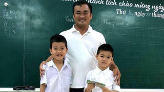 Quảng Trị: Hai học sinh lớp 1 trả lại gần 30 triệu đồng cho người đánh rơi
