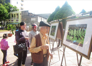 Triển lãm ảnh nghệ thuật về cà phê và văn hóa cồng chiêng Tây Nguyên