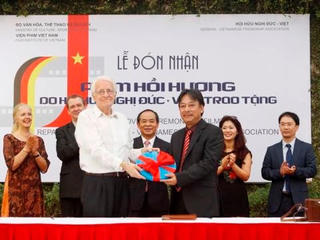 Phim Việt hồi hương