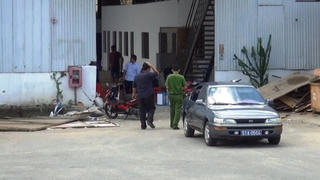Sập tường, 2 công nhân chết vùi tại một nhà kho