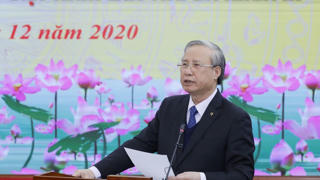 Gương mẫu trong hành động, bản lĩnh trước gian khó