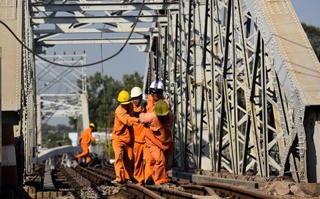 Tăng thêm các đoàn tàu du lịch khi cầu Ghềnh sửa xong