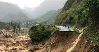 Mưa lớn ở Lai Châu, Điện Biên, Sơn La và Lào Cai, nguy cơ lũ quét, sạt lở đất