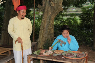 Trăn trở hài Tết