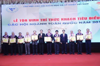 Chắp cánh cho trí thức phát triển