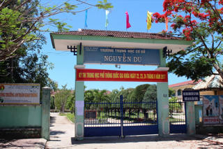 Đình chỉ thi do sử dụng máy tính chức năng giống điện thoại