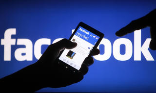 Facebooker bị khởi tố vì livestream nói xấu chính quyền