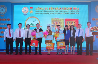 Trao giải cuộc thi viết ‘Yến sào Khánh Hòa và Sanest đồng hành cùng sức khỏe cộng đồng’