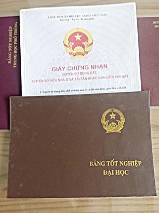 Hà Nội: Triệt phá một ổ nhóm làm giả giấy tờ và bằng cấp