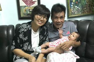 Nhà thơ Lê Minh Quốc: Làm bố tuổi 59