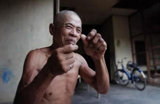 Ngôi làng cả ngày không ai nói với nhau câu nào