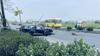 Vợ chồng nguyên Bí thư Tỉnh uỷ Ninh Bình tử nạn do tông phải cột điện