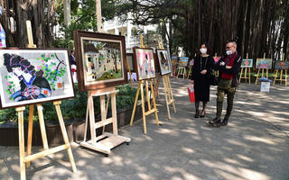 Triển lãm ‘Tranh lịch đón xuân’