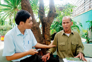 Chuyện một người H’Rê đi theo cách mạng