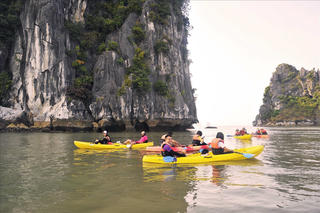 Tạo điều kiện cho cung cấp dịch vụ Kayak trên vịnh Hạ Long