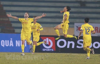 Nam Định thắng đậm Hà Nội trong ngày mở màn V-League 2021