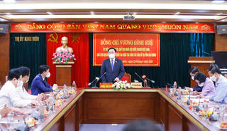 Chủ tịch Quốc hội Vương Đình Huệ kiểm tra bầu cử tại Hải Dương