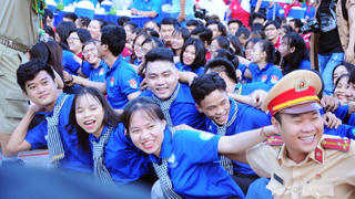 Khơi dậy khát vọng cống hiến