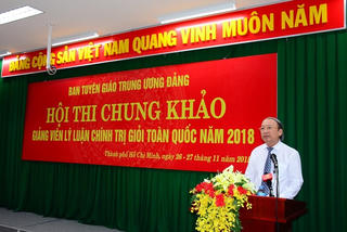 Chung khảo giảng viên lý luận chính trị giỏi toàn quốc