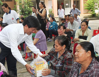 Tuyên Quang: Đảm bảo phân phối quà Tết đúng đối tượng, công bằng