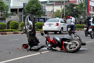 Biết lắng nghe