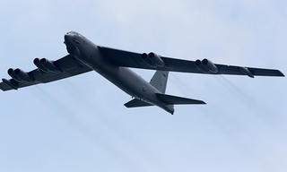 Mỹ điều B-52 bay qua Hàn Quốc
