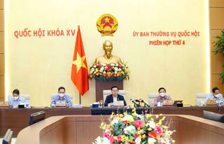 Tái cơ cấu theo hướng tăng trưởng xanh, số hóa