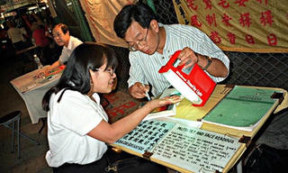 Trung Quốc: Cấm đảng viên đi coi bói