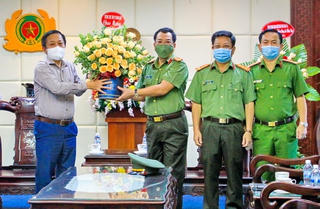 Lãnh đạo tỉnh Khánh Hòa thăm, chúc mừng Công an tỉnh 