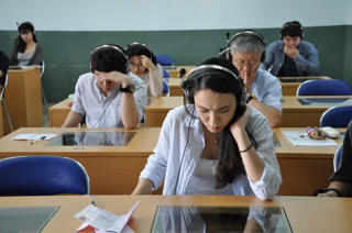 Kỳ thi đánh giá năng lực tiếng Việt người nước ngoài tổ chức như thế nào?