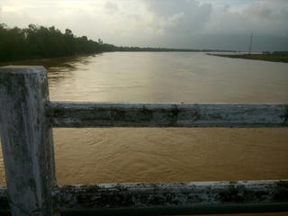 Lật ghe trên sông Quảng Quế, hai người chết và mất tích