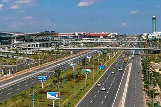 Đề xuất xây cầu vượt trước sân bay Nội Bài