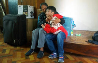 Khi người lớn 'gieo' tổn thương kinh hoàng cho con trẻ