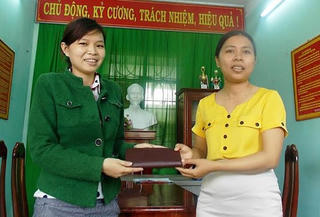 Suýt mất ví khi bỏ quên tại cây ATM