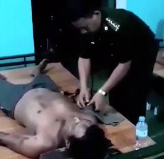 Cứu 4 thuyền viên lênh đênh trên biển sau khi tàu chìm