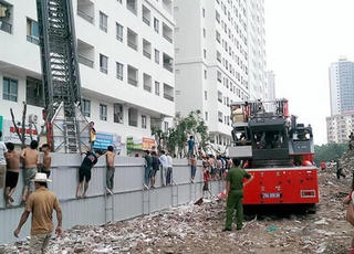 Cháy chung cư 36 tầng, hàng trăm được giải cứu kịp thời