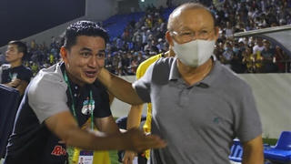 Báo Thái Lan sốc trước tin Kiatisuk có thể sớm thay HLV Park Hang Seo