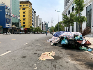 Rác thải 'bủa vây' nhiều nơi tại Hạ Long và Cẩm Phả 
