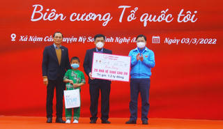 ‘Nhà vệ sinh cho em’ do Tập đoàn TH tài trợ đến với trẻ em biên giới