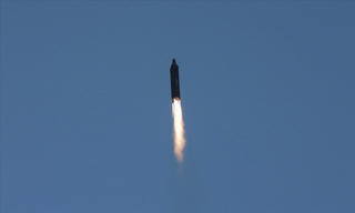 Phép thử đầu tiên của Tổng thống Hàn Quốc Moon Jae-in