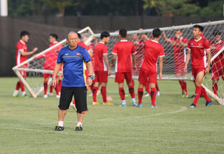 Đội tuyển Việt Nam hướng tới Asian Cup 2019: Cơn đau đầu của ông Park