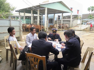 Phát hiện 4 cơ sở giết mổ có hành vi bơm nước vào gia súc